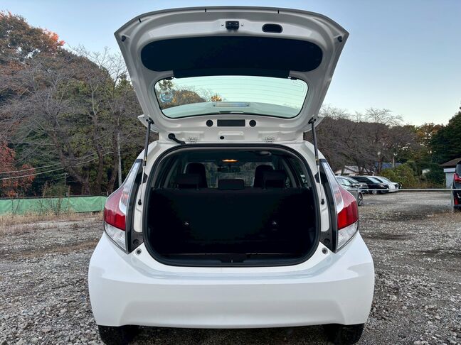 大容量の荷室！コンパクトながらもしっかり積めます。【アクア】